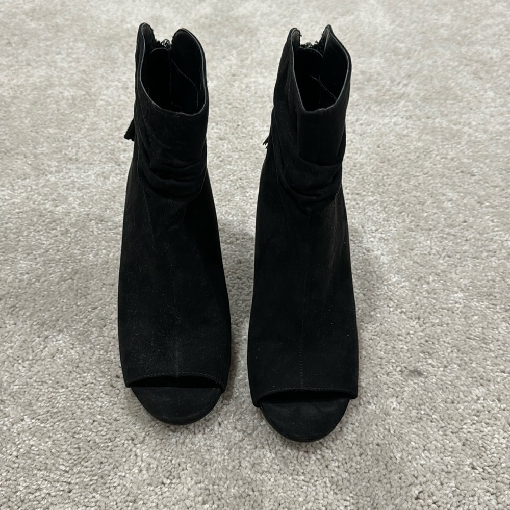 Open toe suede black booties with heel